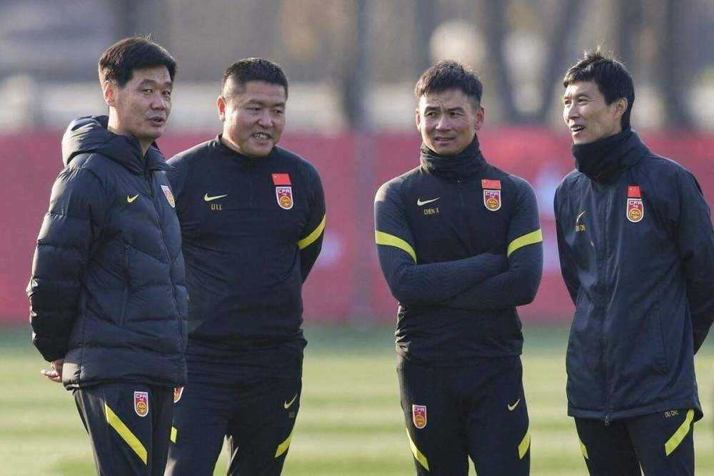 嗯啊巨大h女皇h